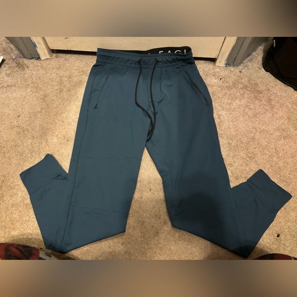 American Eagle Joggers - Picture 2 of 4